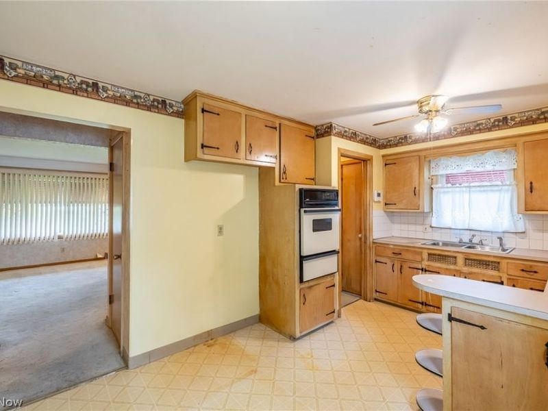 9609 Alexander Road, Garfield Heights, OH 44125 Photo 9