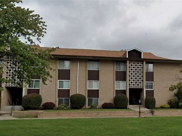 10408 N Church Drive, Unit 420, Parma Heights, OH 44130