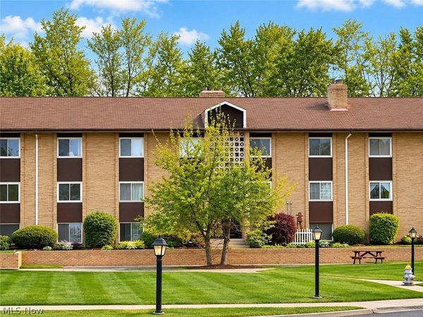 10408 N Church Drive, Unit 420, Parma Heights, OH 44130