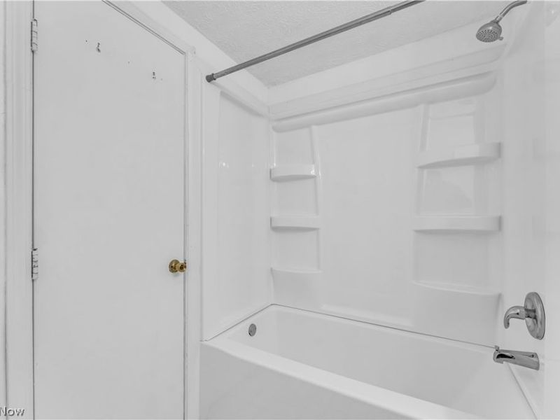 10408 N Church Drive, Unit 420, Parma Heights, OH 44130 Photo 5