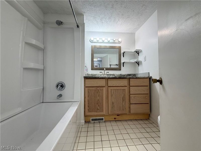10408 N Church Drive, Unit 420, Parma Heights, OH 44130 Photo 9