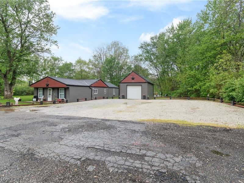 1057 Tremont Avenue NE, East Canton, OH 44730 Photo 4