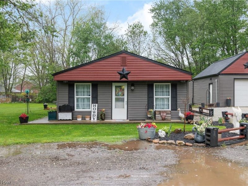 1057 Tremont Avenue NE, East Canton, OH 44730 Photo 5