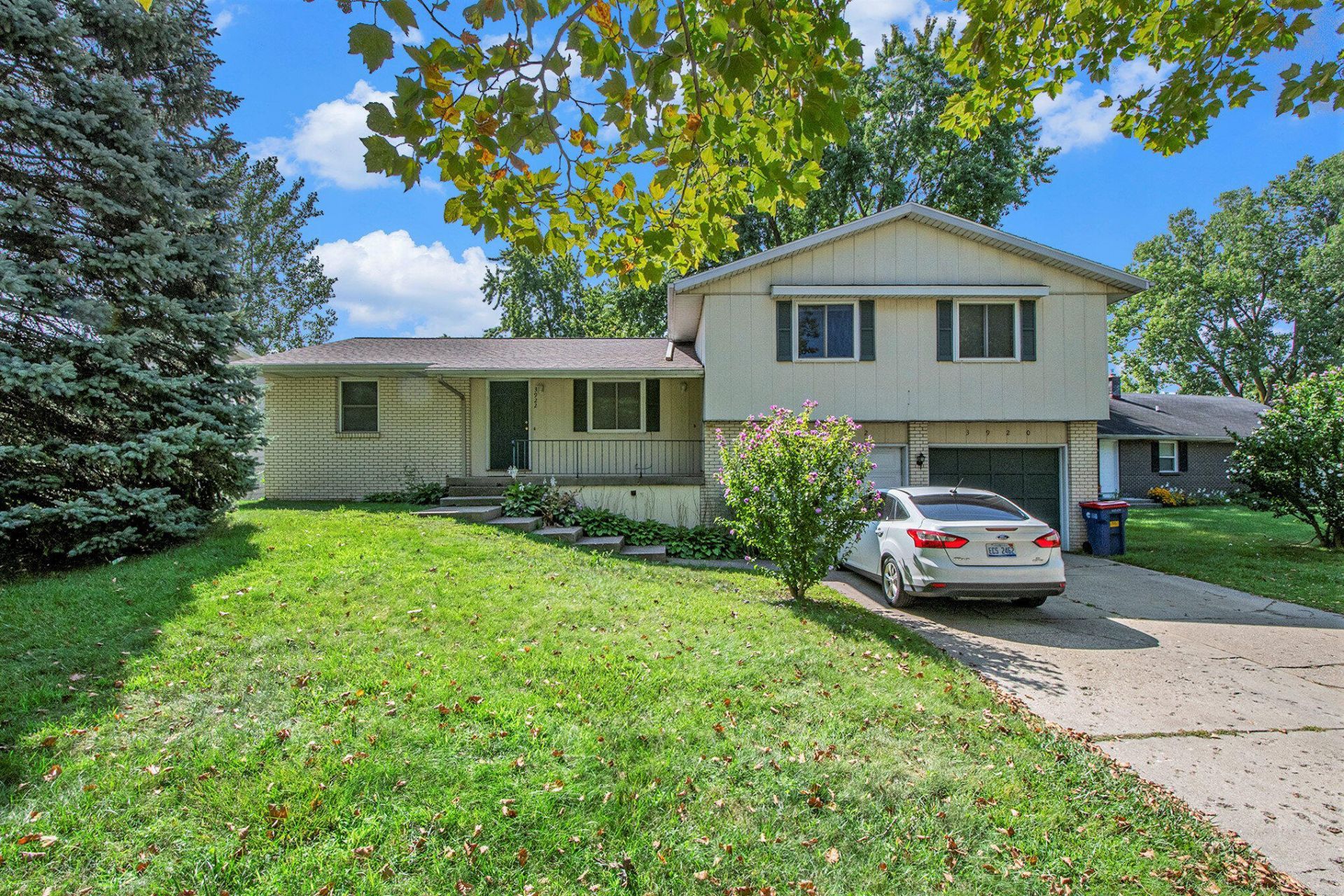 3920 Camelot Drive Se, Unit 3922, Grand Rapids, MI 49546 Main Photo