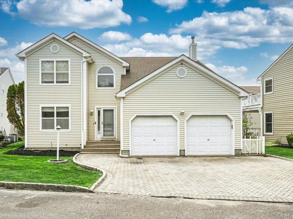 22 Spinnaker Lane , East Patchogue, NY 11772