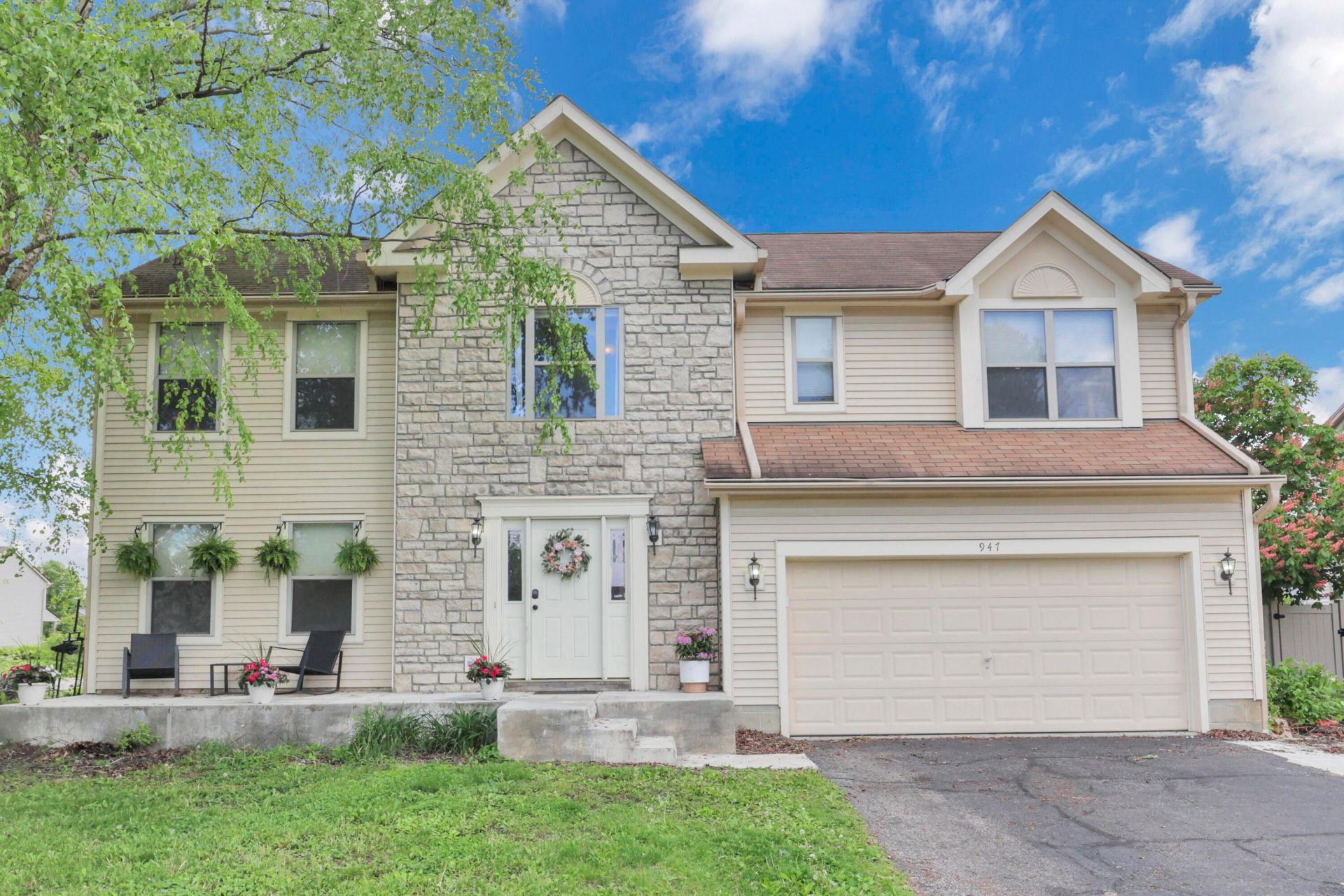 947 Glyn Dennis Drive, Newark, OH 43055 Main Photo