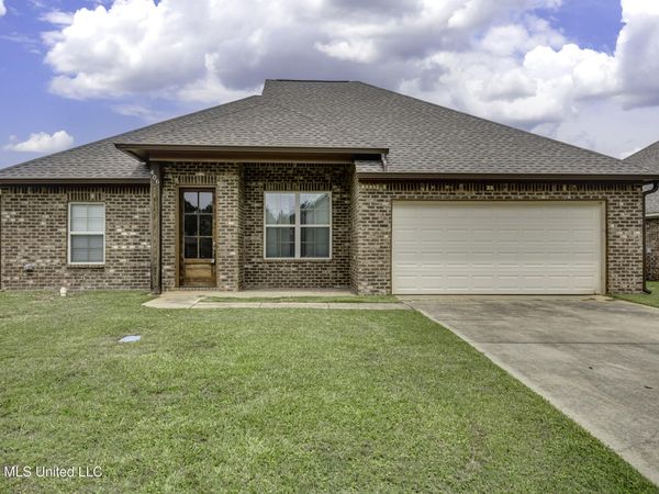 406 Silver Hill Drive, Pearl, MS 39208