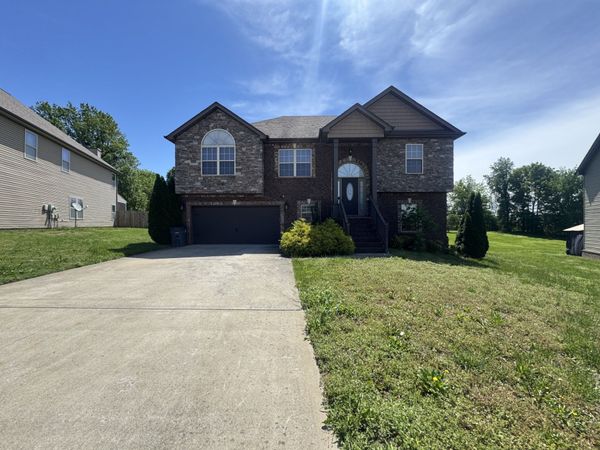 2937 McManus Cir , Clarksville, TN 37042