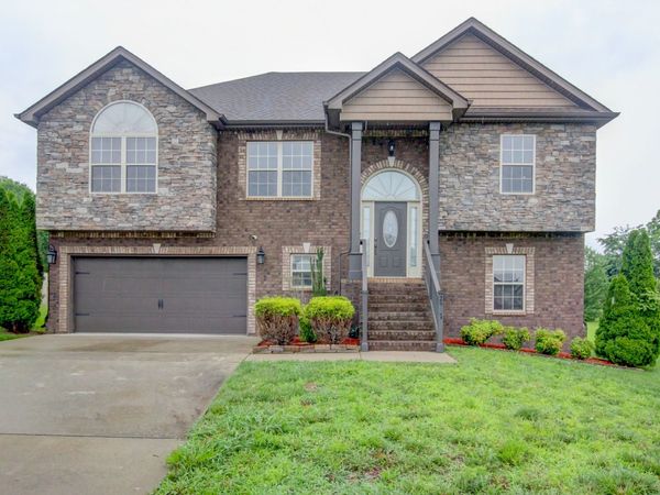 2937 McManus Cir, Clarksville, TN 37042