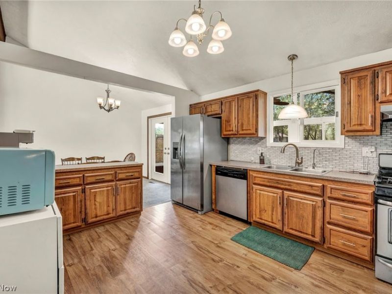 7850 E Linden Lane, Parma, OH 44130 Photo 10