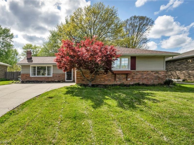 7850 E Linden Lane, Parma, OH 44130 Photo 2
