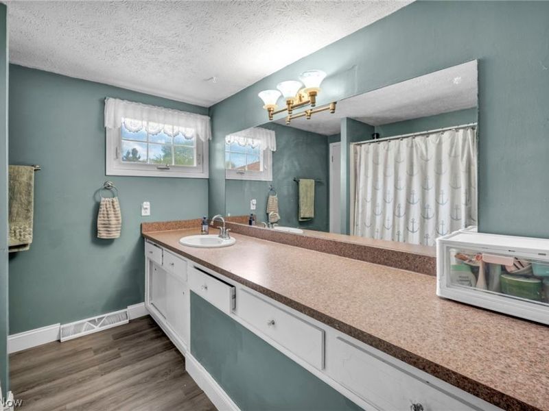 7850 E Linden Lane, Parma, OH 44130 Photo 21