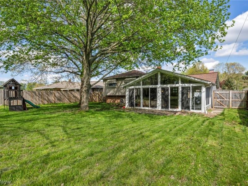 7850 E Linden Lane, Parma, OH 44130 Photo 4