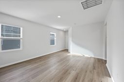 879 Meadowbrook Lane photo 4