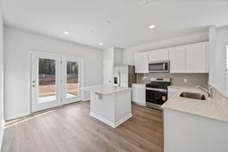 879 Meadowbrook Lane photo 4