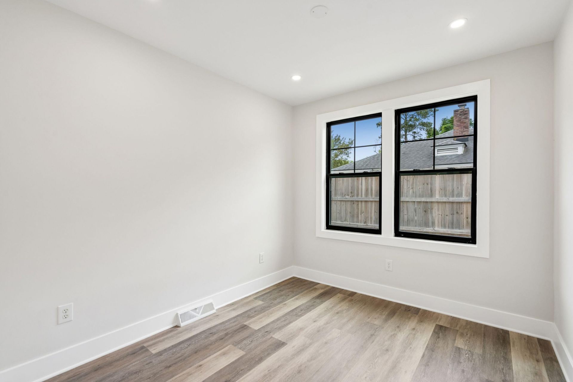 31 Campbell Drive Photo 21