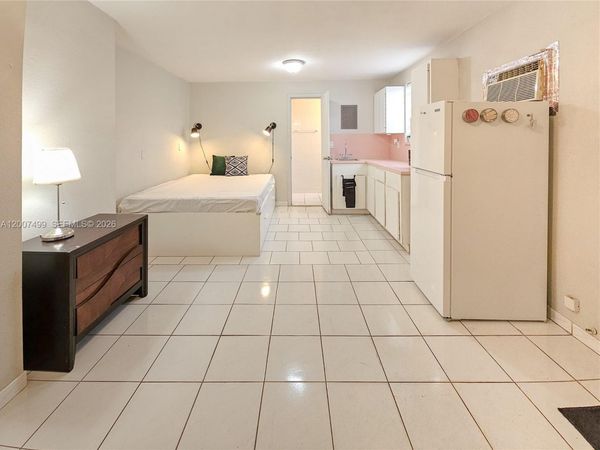 54 SW 24th Rd, Unit RIGHT, Miami, FL 33129