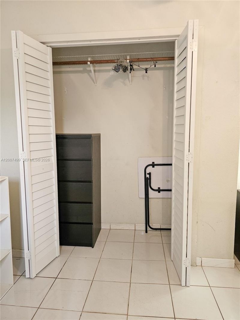 54 SW 24th Rd , Unit RIGHT, Miami, FL 33129 Photo