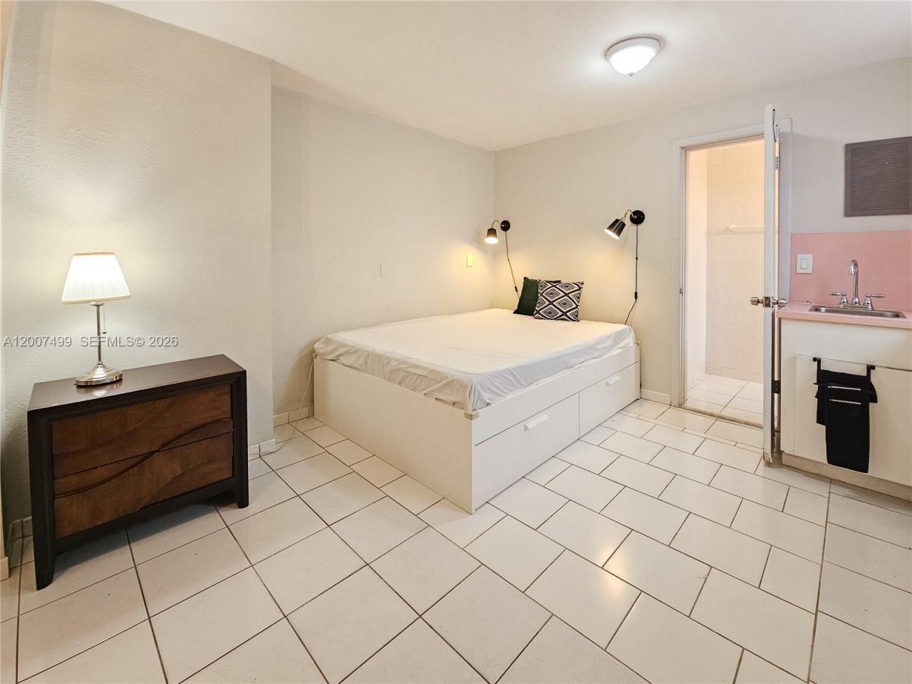 54 SW 24th Rd , Unit RIGHT, Miami, FL 33129 Photo