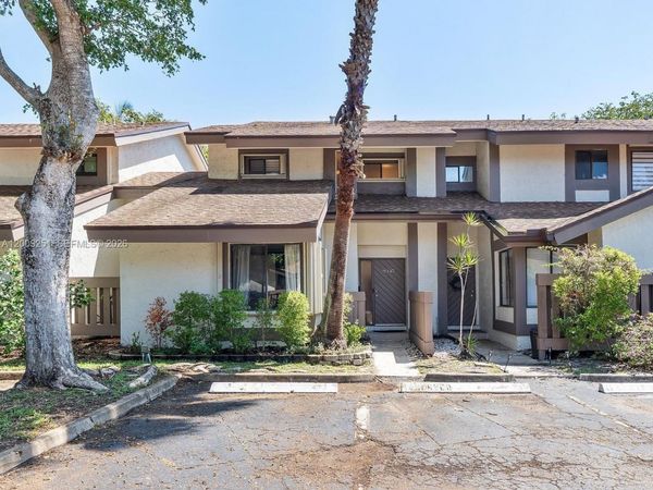 9347 SW 1st St, Unit 803, Plantation, FL 33324