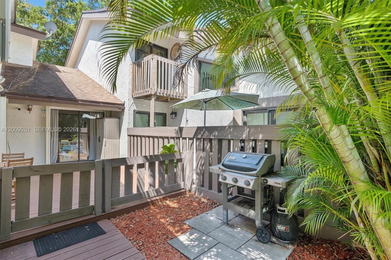9347 SW 1st St, Unit 803, Plantation, FL 33324 Photo