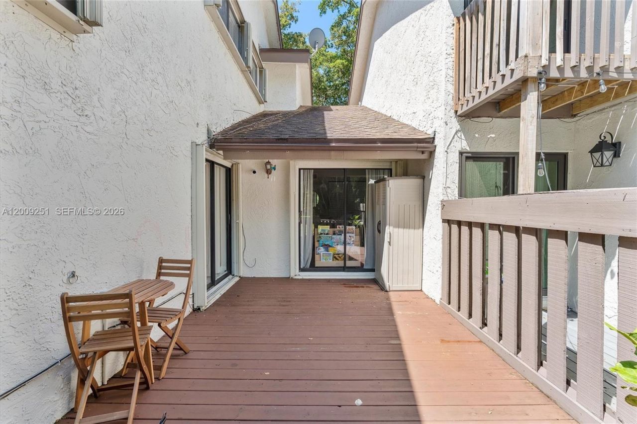 9347 SW 1st St, Unit 803, Plantation, FL 33324 Photo