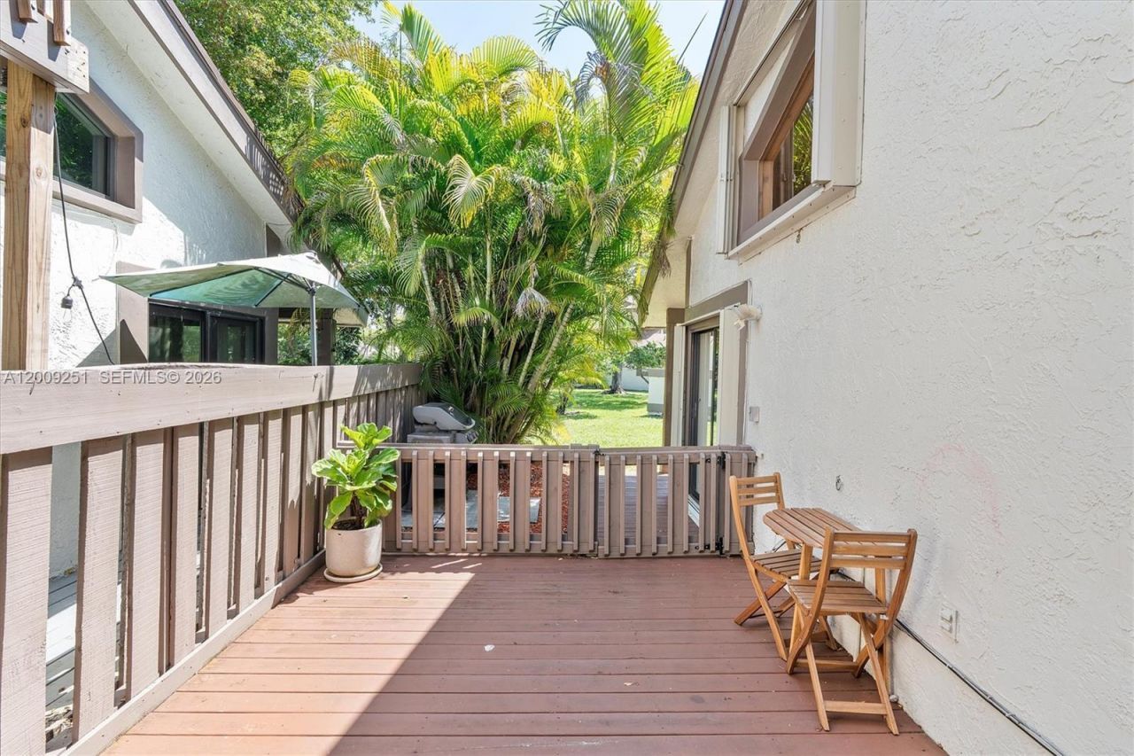 9347 SW 1st St, Unit 803, Plantation, FL 33324 Photo