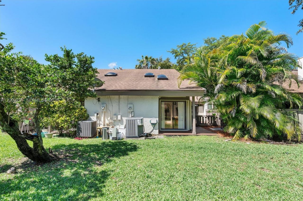 9347 SW 1st St, Unit 803, Plantation, FL 33324 Photo