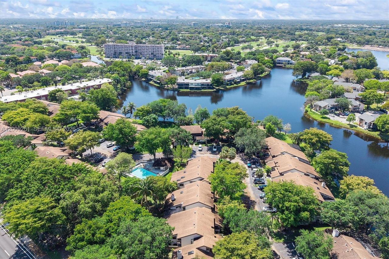 9347 SW 1st St, Unit 803, Plantation, FL 33324 Photo