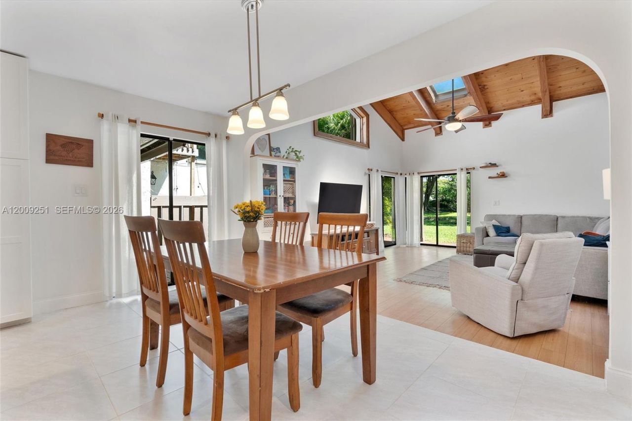 9347 SW 1st St, Unit 803, Plantation, FL 33324 Photo