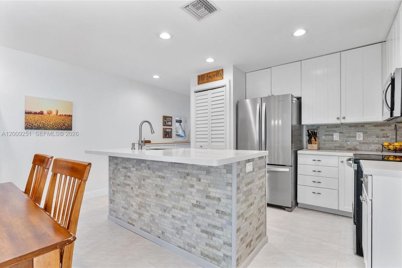 9347 SW 1st St, Unit 803, Plantation, FL 33324 Photo