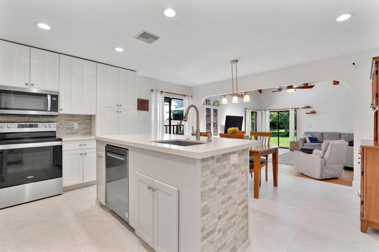 9347 SW 1st St, Unit 803, Plantation, FL 33324 Photo