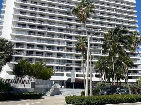 200 SE 15th Rd , Unit 7I, Miami, FL 33129