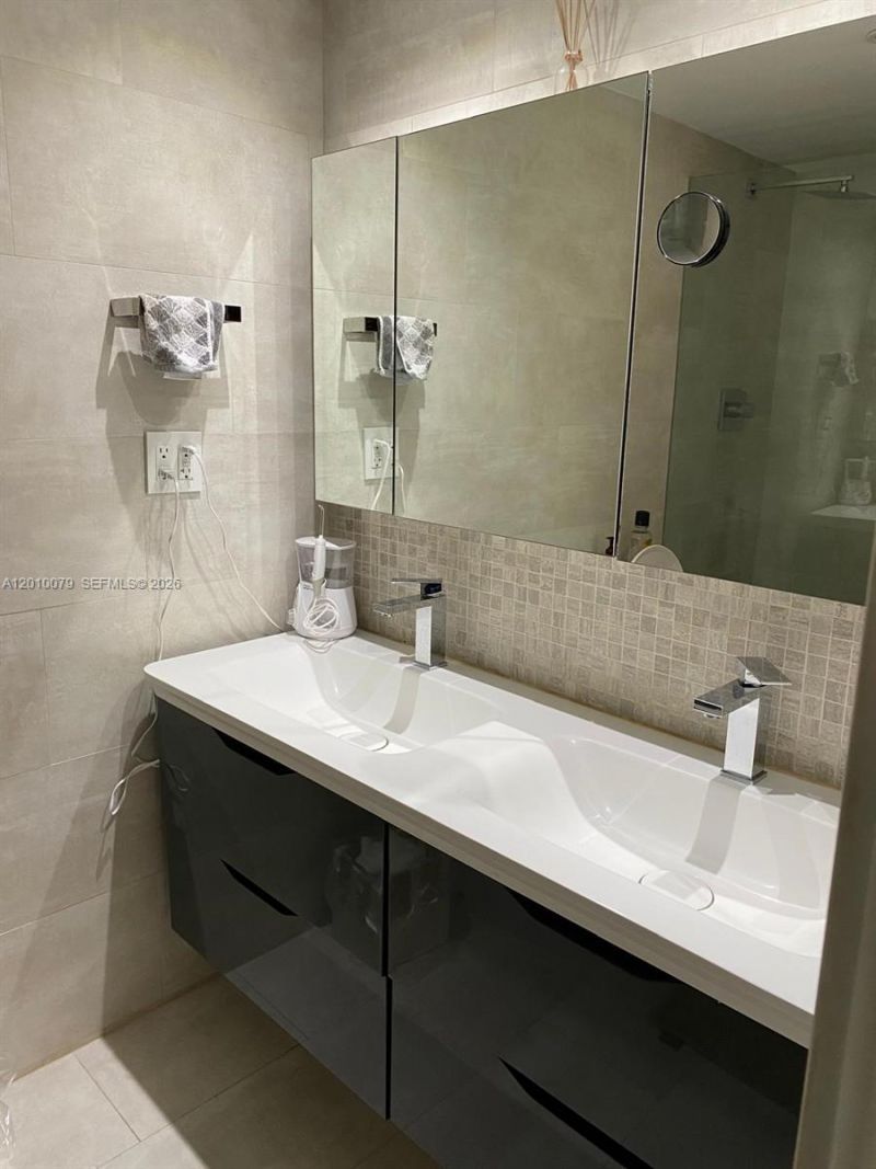 200 SE 15th Rd , Unit 7I, Miami, FL 33129 Photo