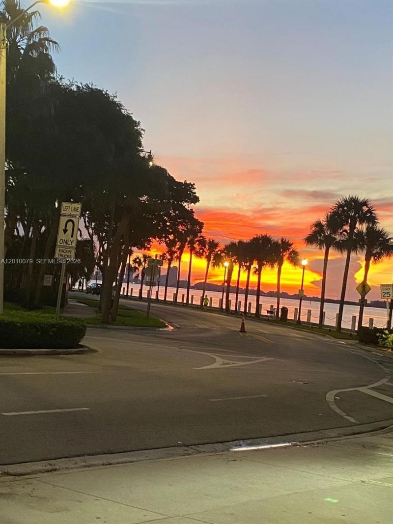 200 SE 15th Rd , Unit 7I, Miami, FL 33129 Photo