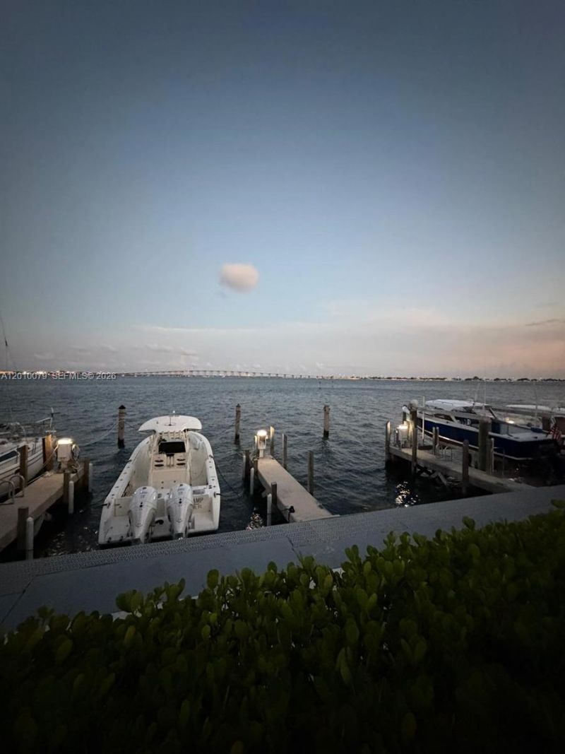 200 SE 15th Rd , Unit 7I, Miami, FL 33129 Photo