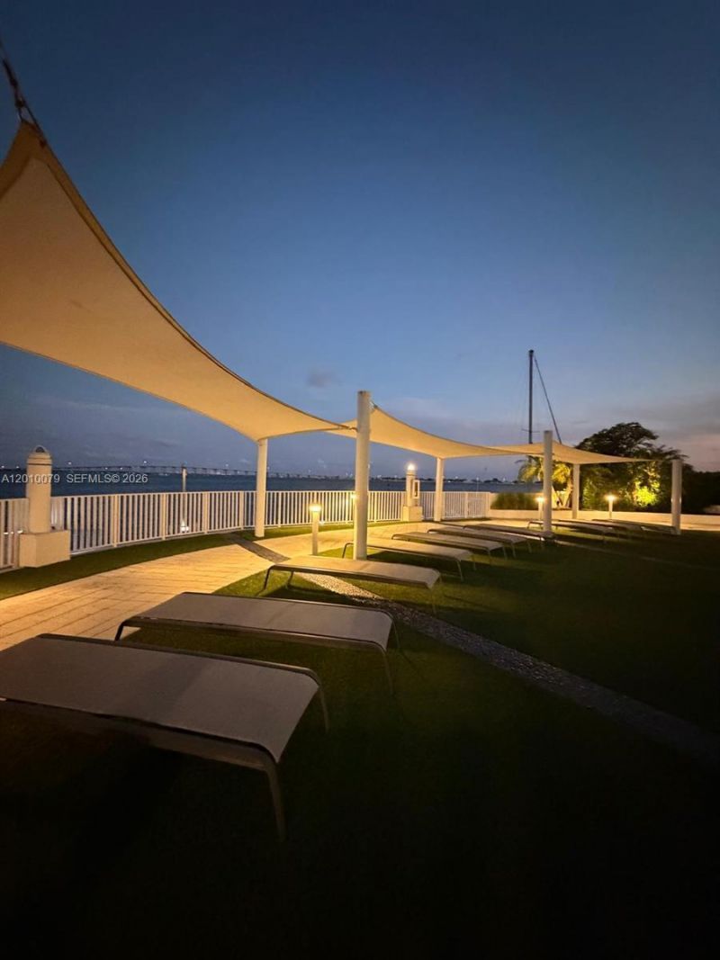 200 SE 15th Rd , Unit 7I, Miami, FL 33129 Photo