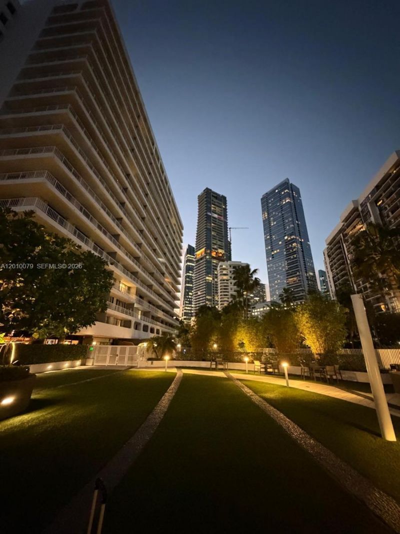 200 SE 15th Rd , Unit 7I, Miami, FL 33129 Photo