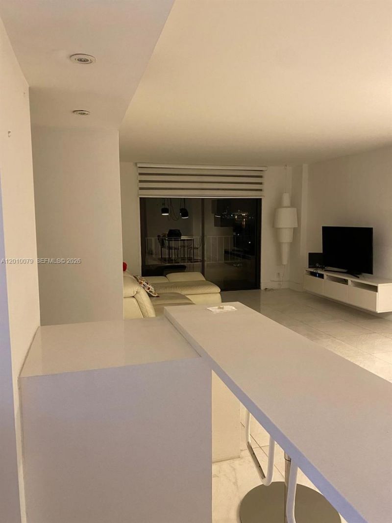 200 SE 15th Rd , Unit 7I, Miami, FL 33129 Photo