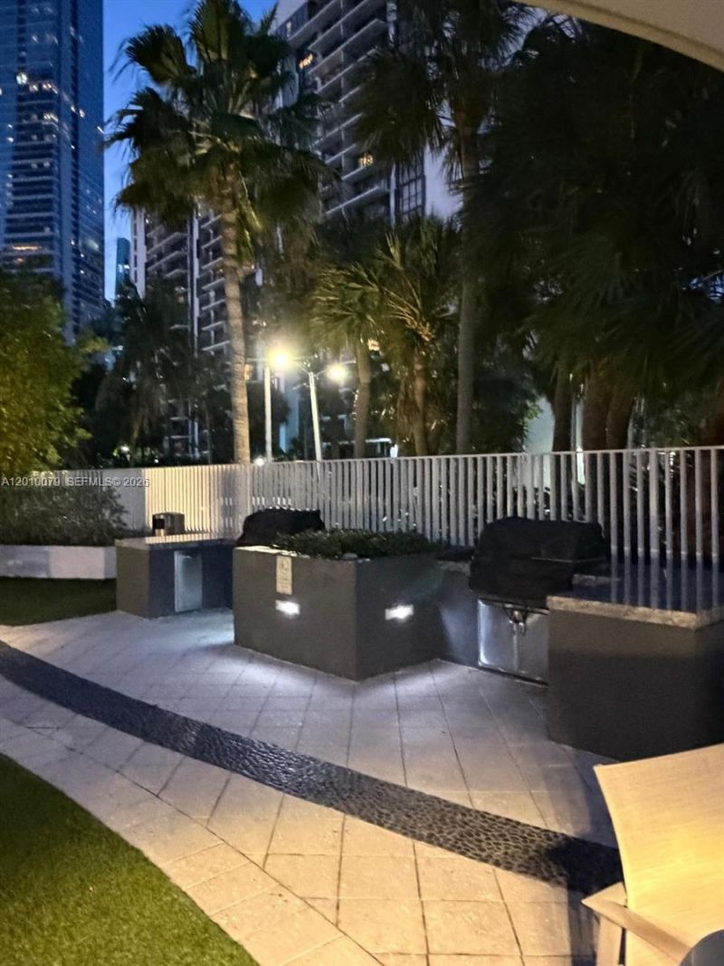 200 SE 15th Rd , Unit 7I, Miami, FL 33129 Photo