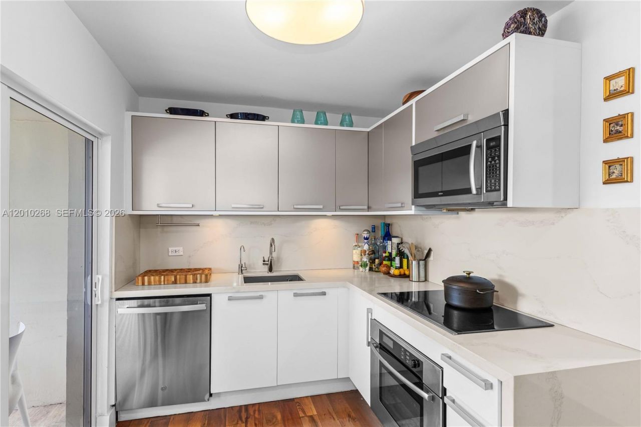 1821 Jefferson Ave , Unit 306, Miami Beach, FL 33139 Photo