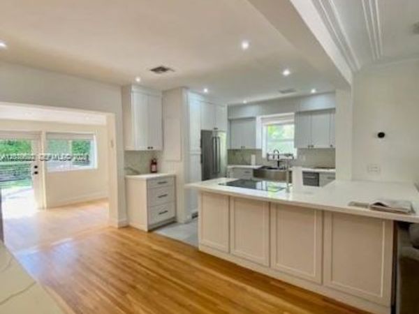 9472 Byron Ave, Surfside, FL 33154