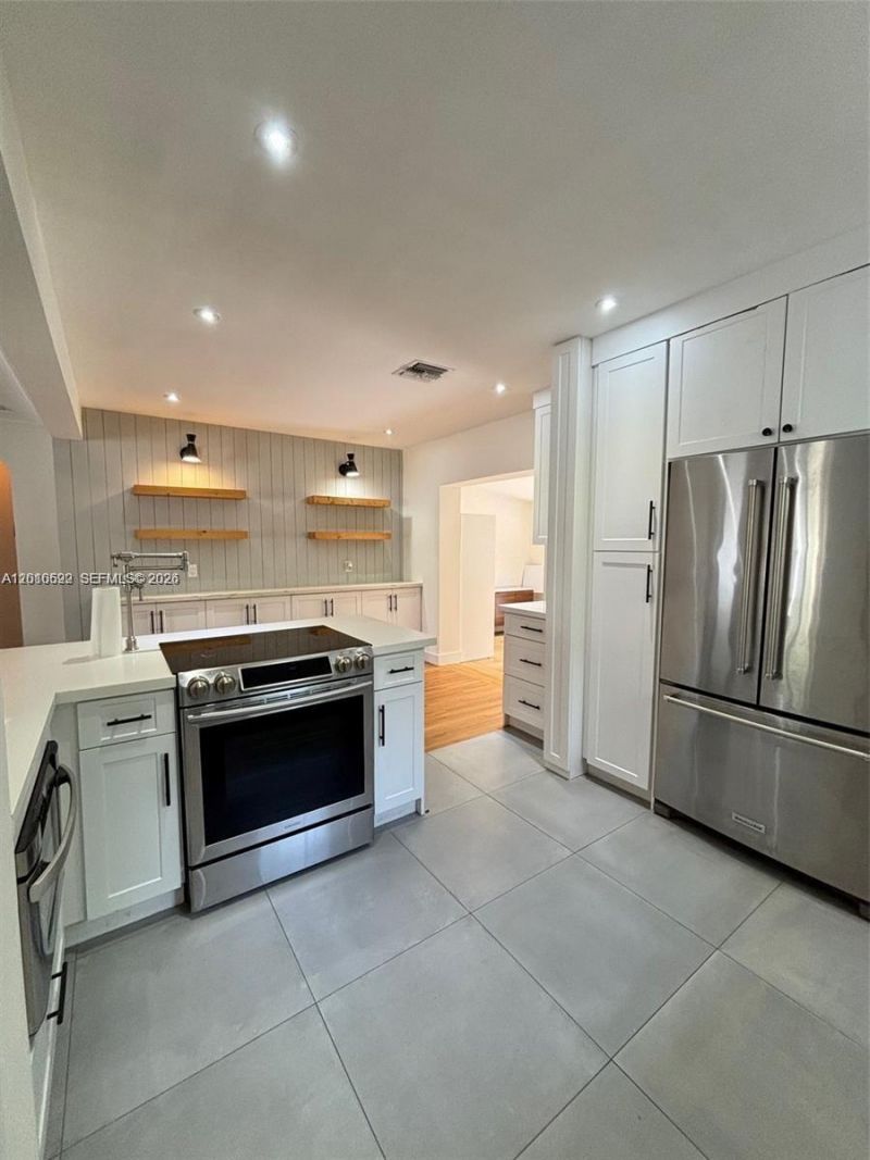 9472 Byron Ave, Surfside, FL 33154 Photo