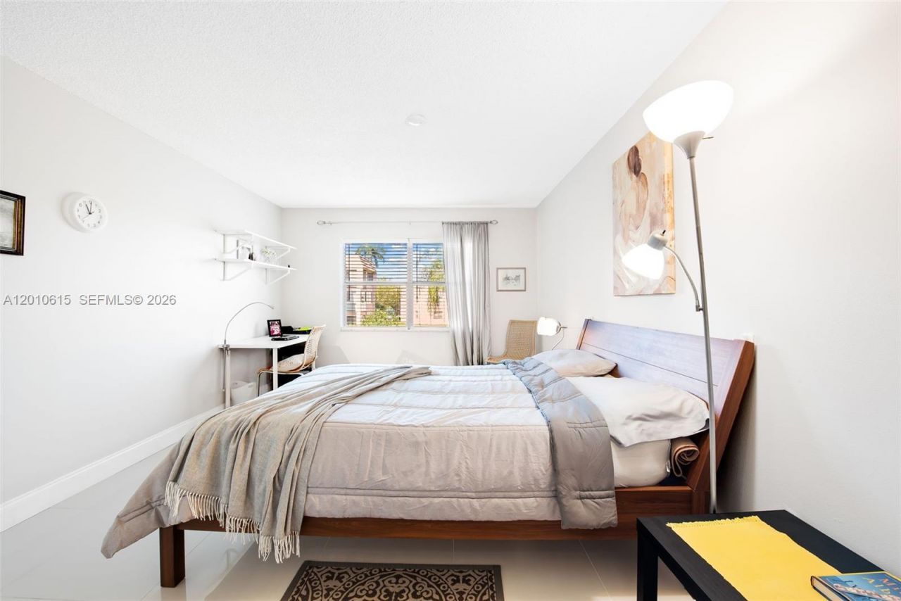 9421 Sunrise Lakes Blvd , Unit 208, Sunrise, FL 33322 Photo
