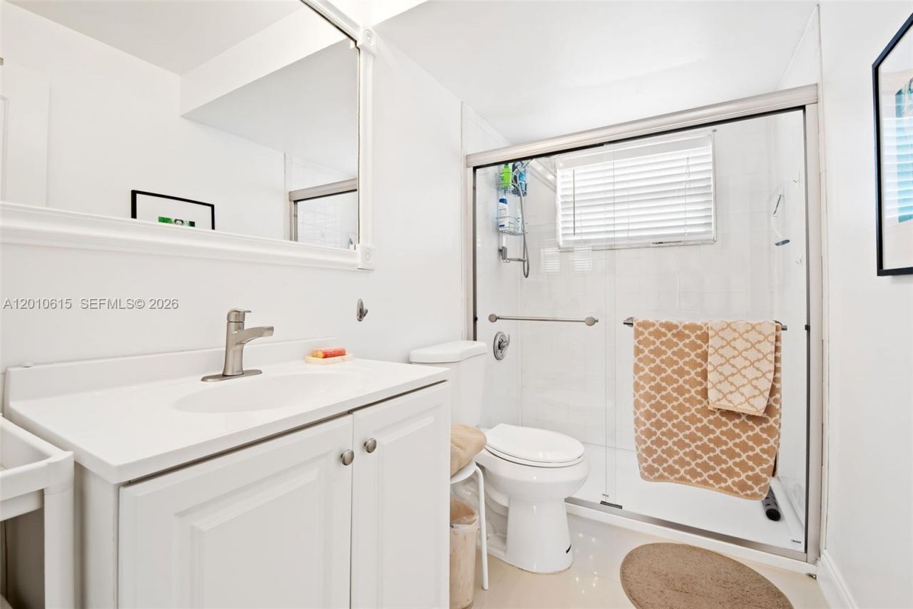9421 Sunrise Lakes Blvd , Unit 208, Sunrise, FL 33322 Photo
