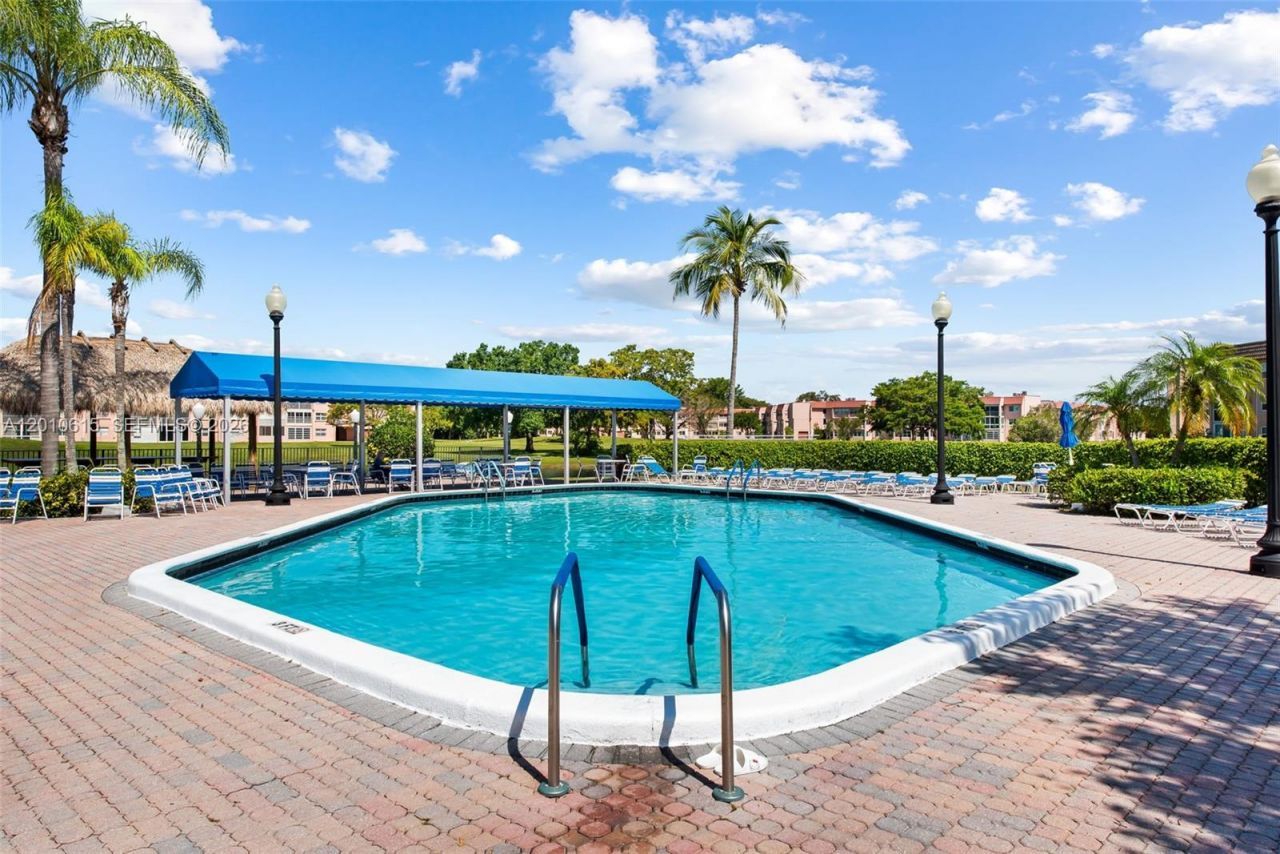9421 Sunrise Lakes Blvd , Unit 208, Sunrise, FL 33322 Photo