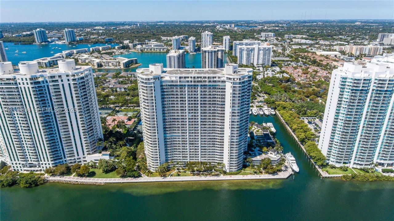 7000 Island Blvd , Unit 1402, Aventura, FL 33160 Photo
