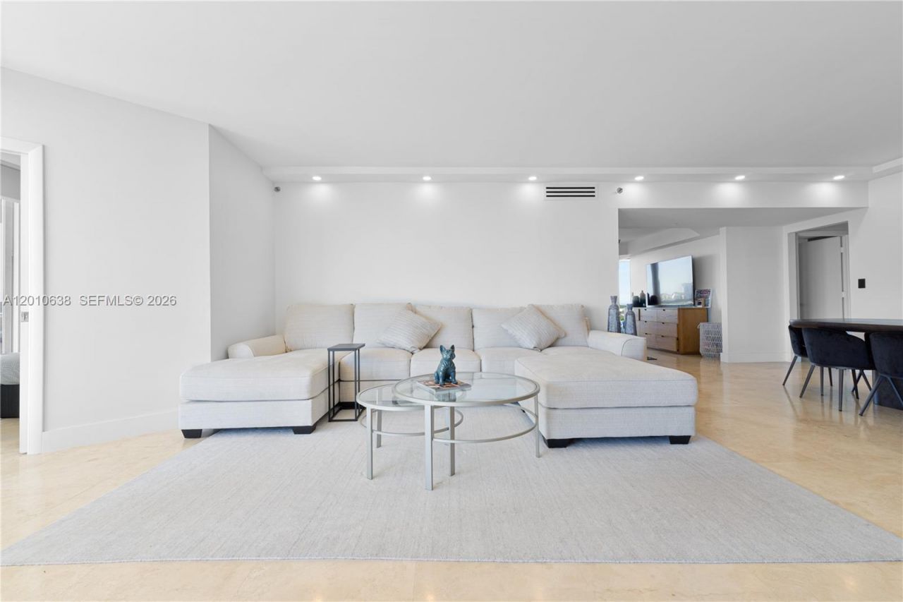 7000 Island Blvd , Unit 1402, Aventura, FL 33160 Photo