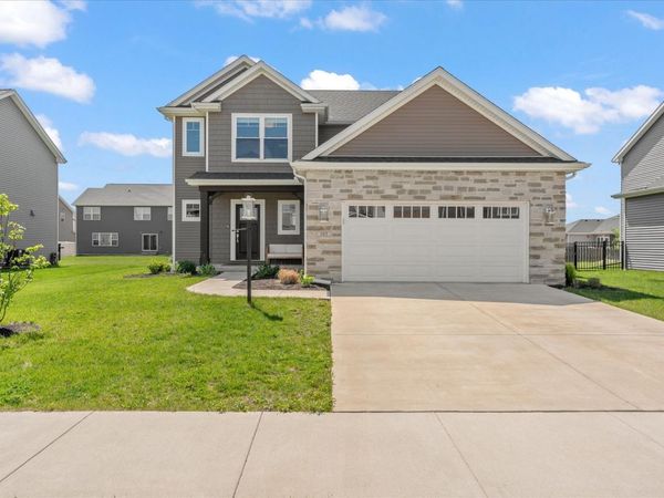 305 Newhaven Lane , Savoy, IL 61874