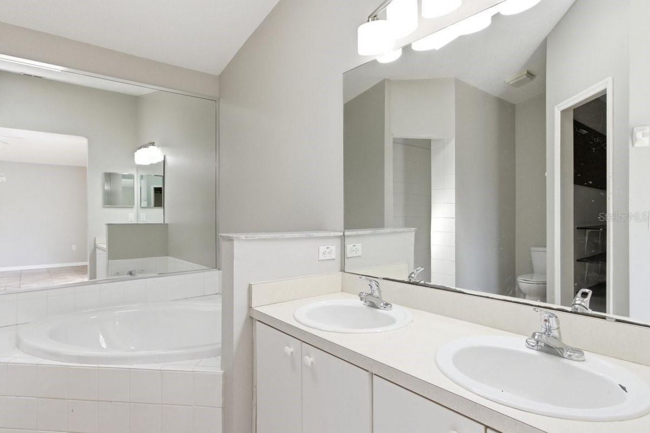 1537 Ridge Pointe Drive , Orlando, FL 32808 Photo